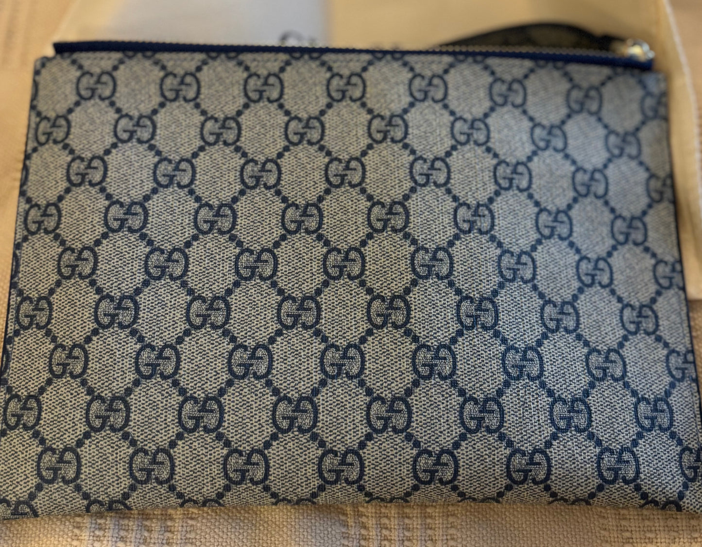 Gucci Navy Blue Zippered Clutch bag 2664