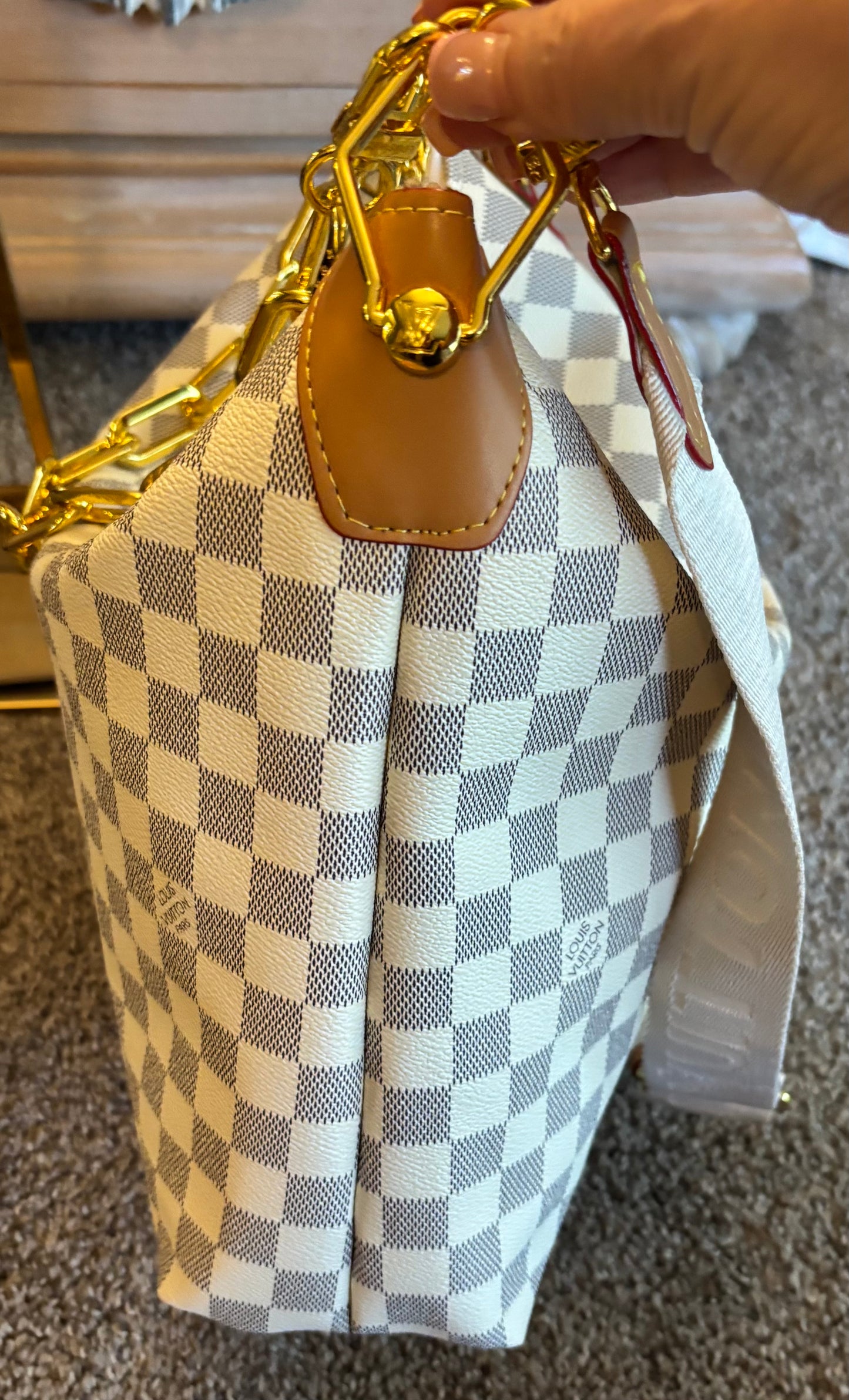 LV White Damier Shoulder/Crossbody 2671