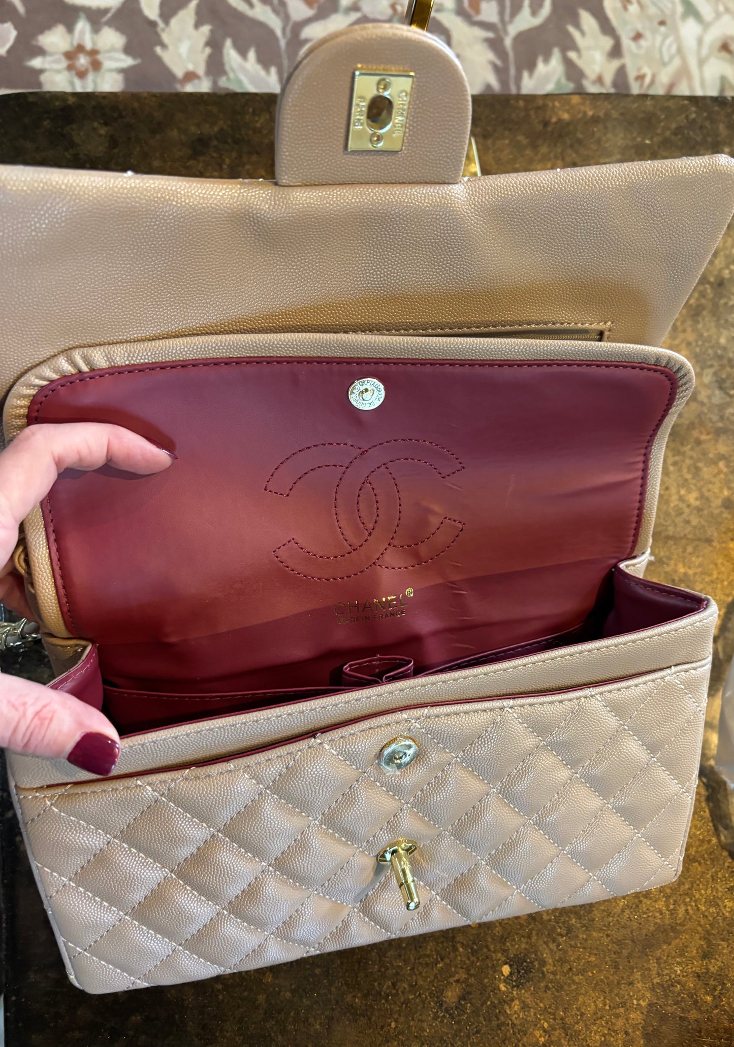 Chanel Tan Shoulder bag/Crossbody