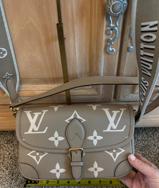 LV Tan Shoulder Bag/Crossbody 2434