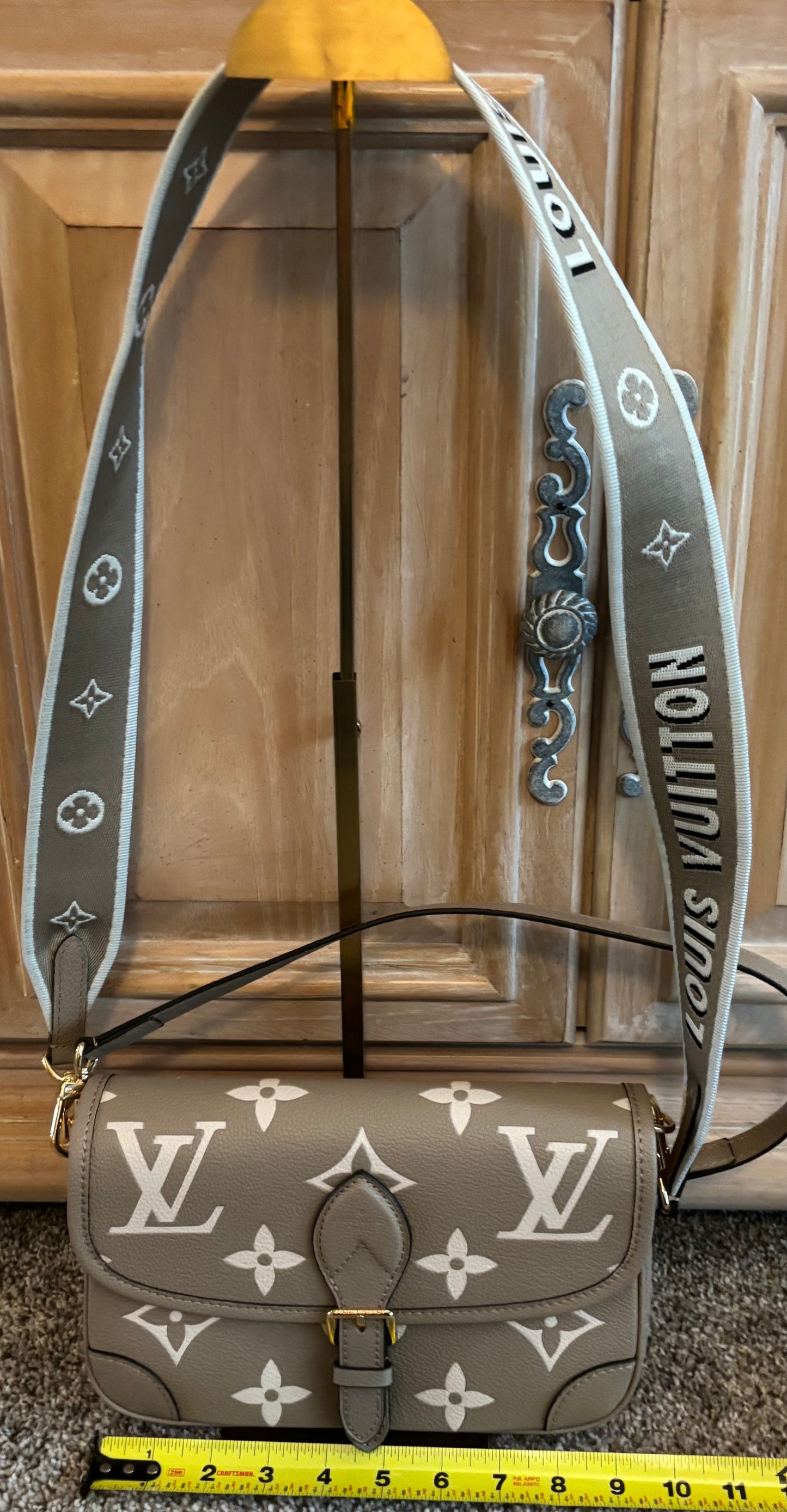 LV Tan Shoulder Bag/Crossbody 2434
