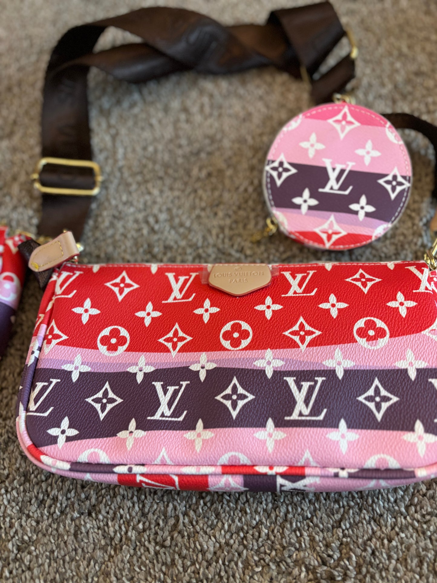 LV 3Piece Set Multicolor Zip Closure 2432