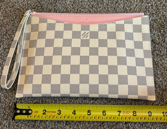 LV White Damier Clutch/Pink 2448
