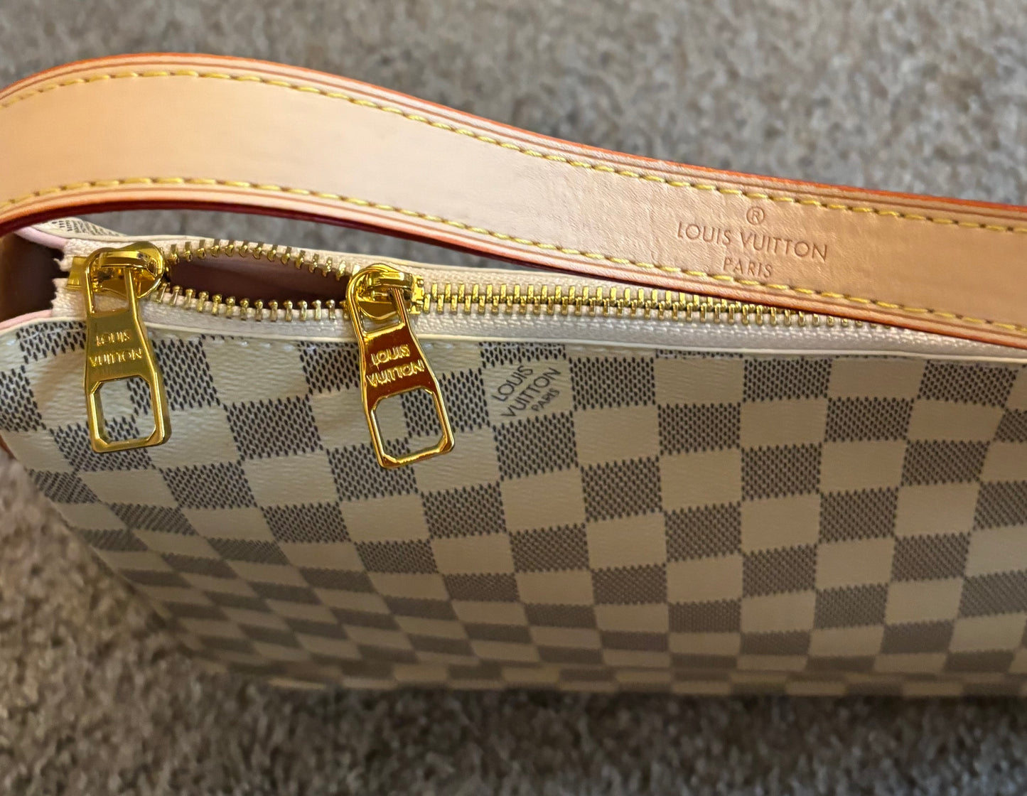 LV White Damier Canvas Shoulder Bag 2461