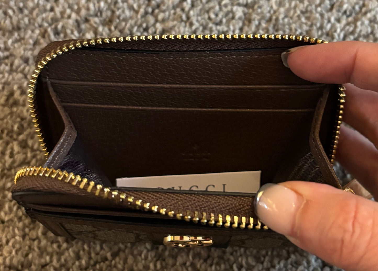 Gucci Zippered Wallet Mono 1.1