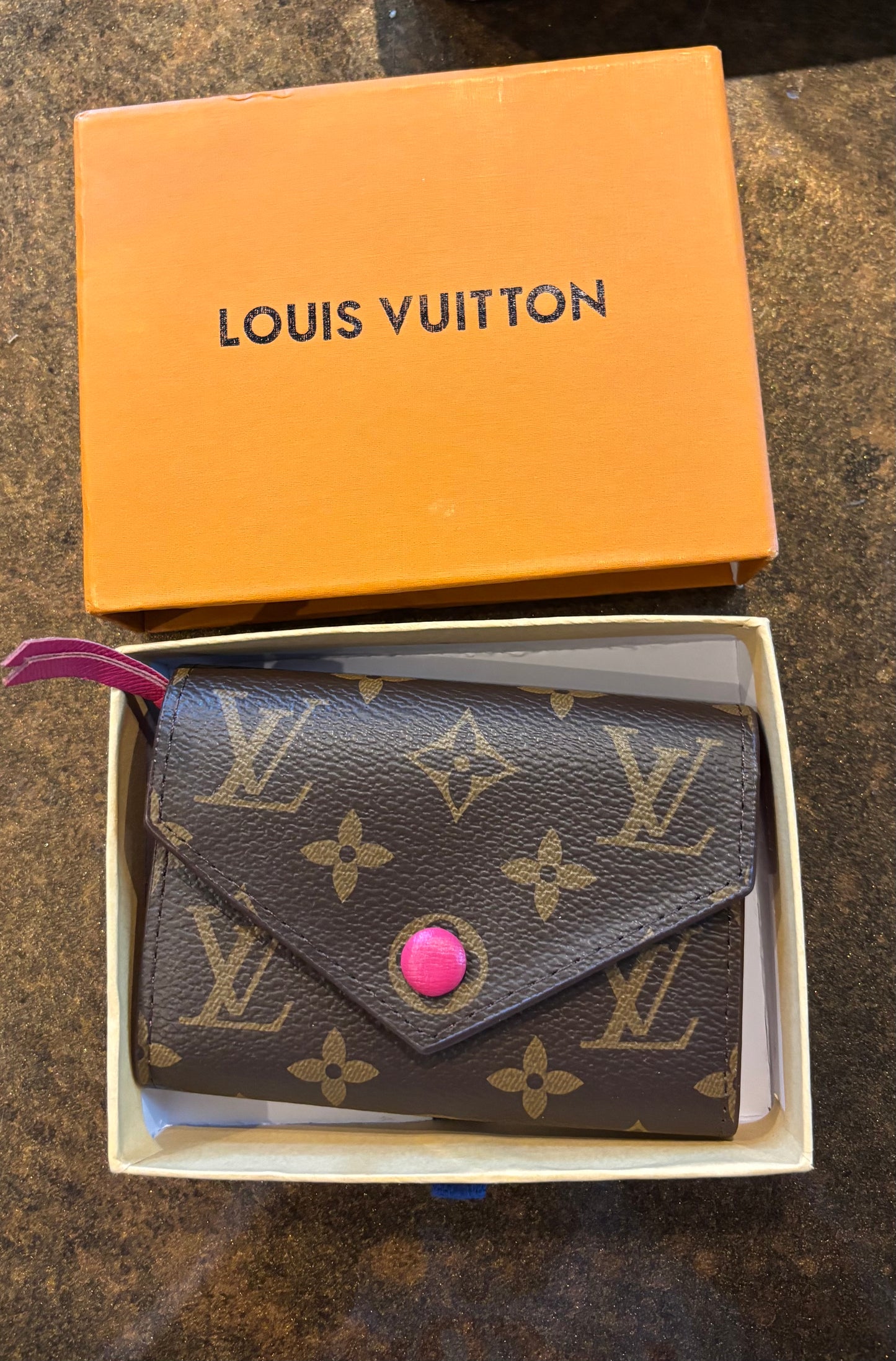 Small LV Wallet mono