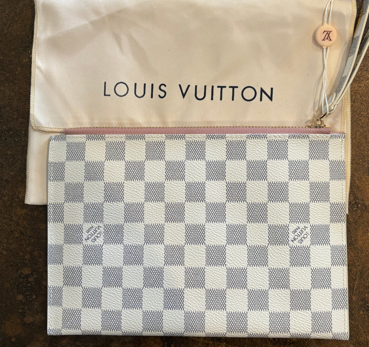 LV white Damier Clutch