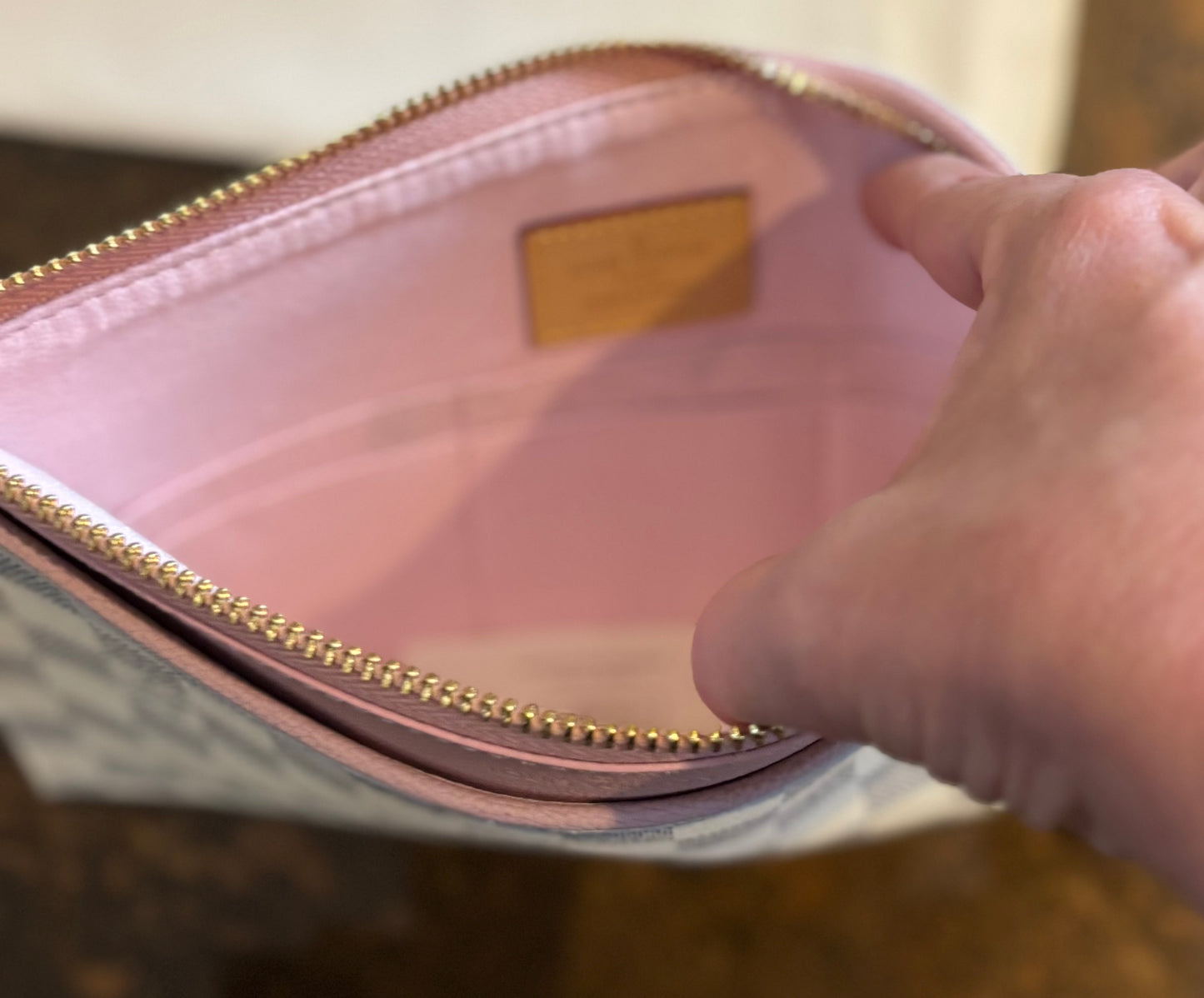 LV white Damier Clutch