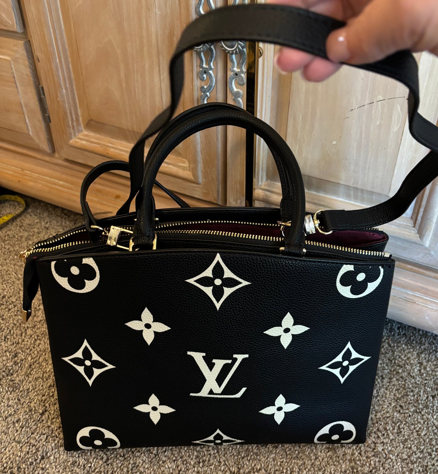 LV Palais Black/Cream Double Handle/Crossbody 2596