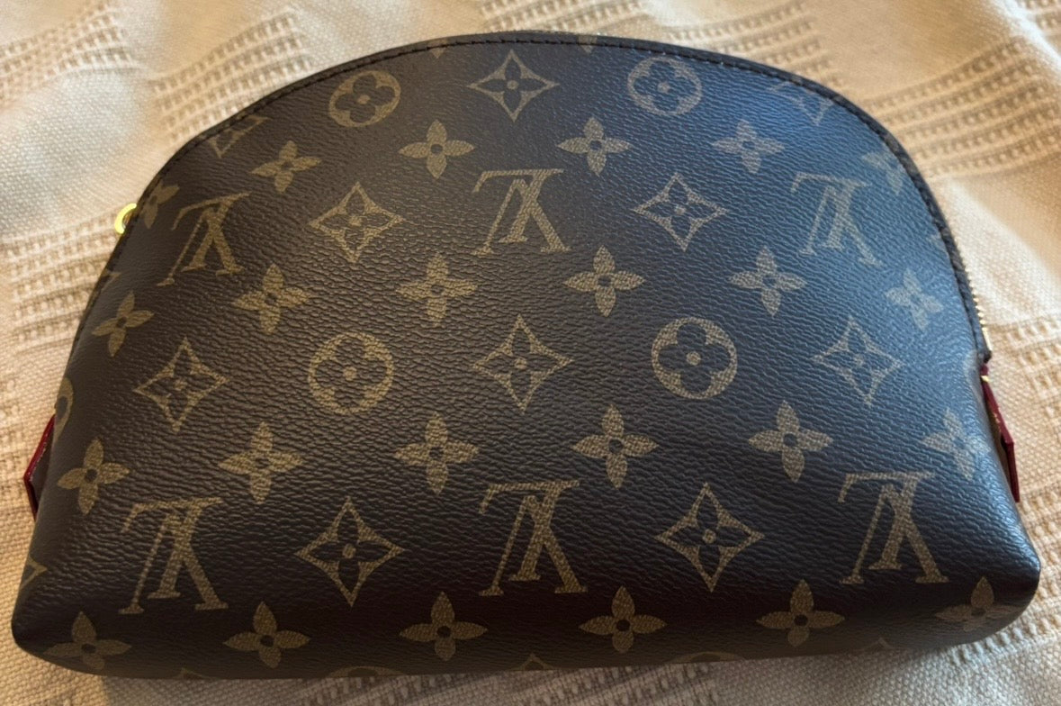 LV Mono Cosmetic Zip bag 2622
