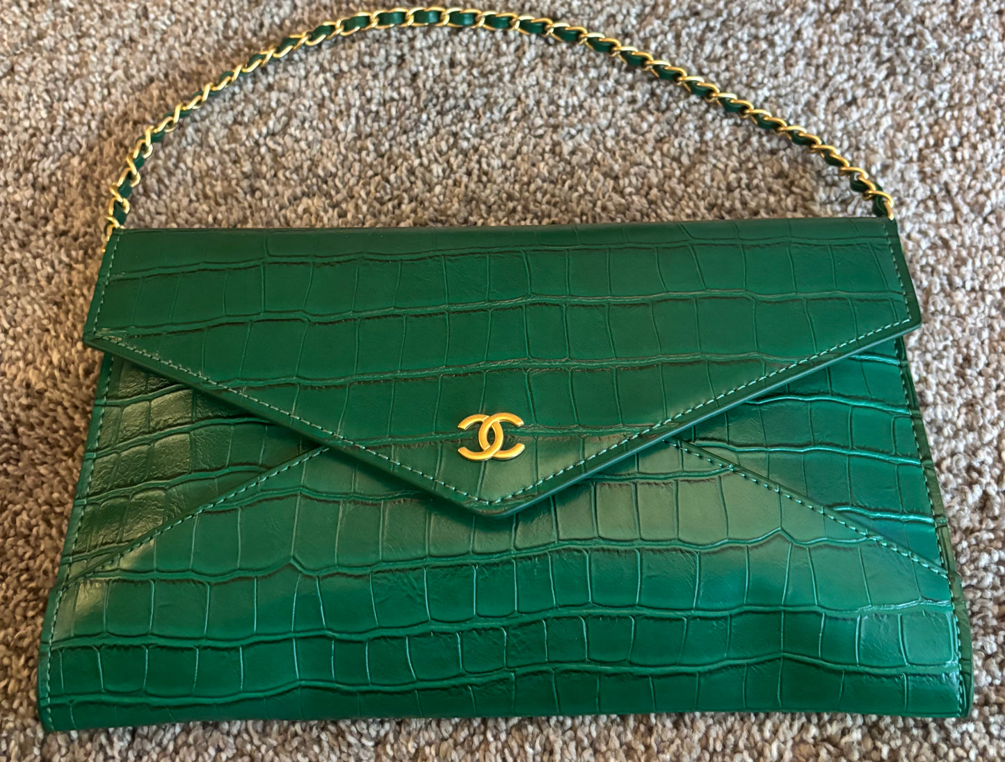 Chanel Green Clutch, Crossbody, Shoulder Bag 2612