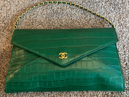 Chanel Green Clutch, Crossbody, Shoulder Bag 2612
