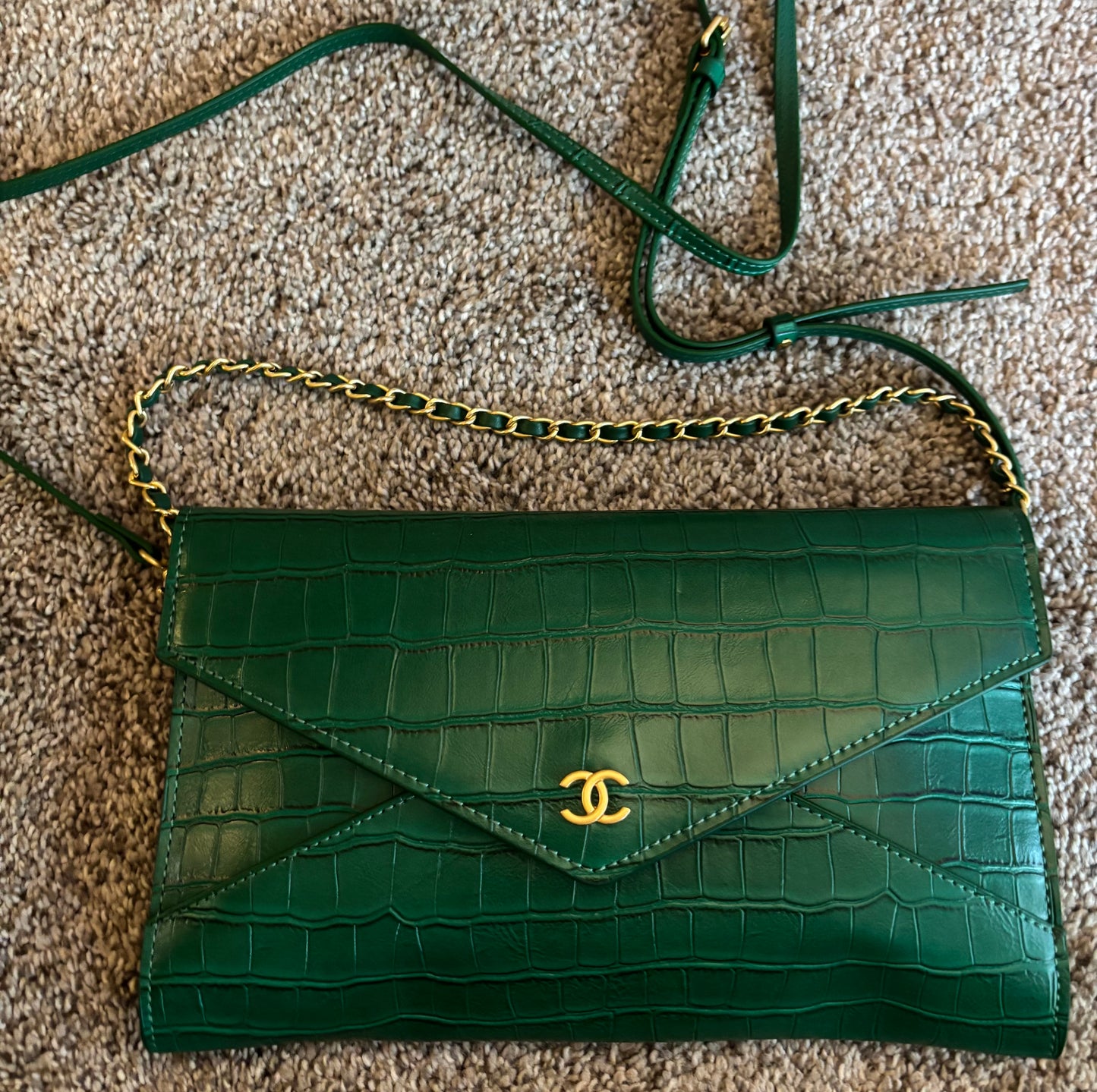 Chanel Green Clutch, Crossbody, Shoulder Bag 2612