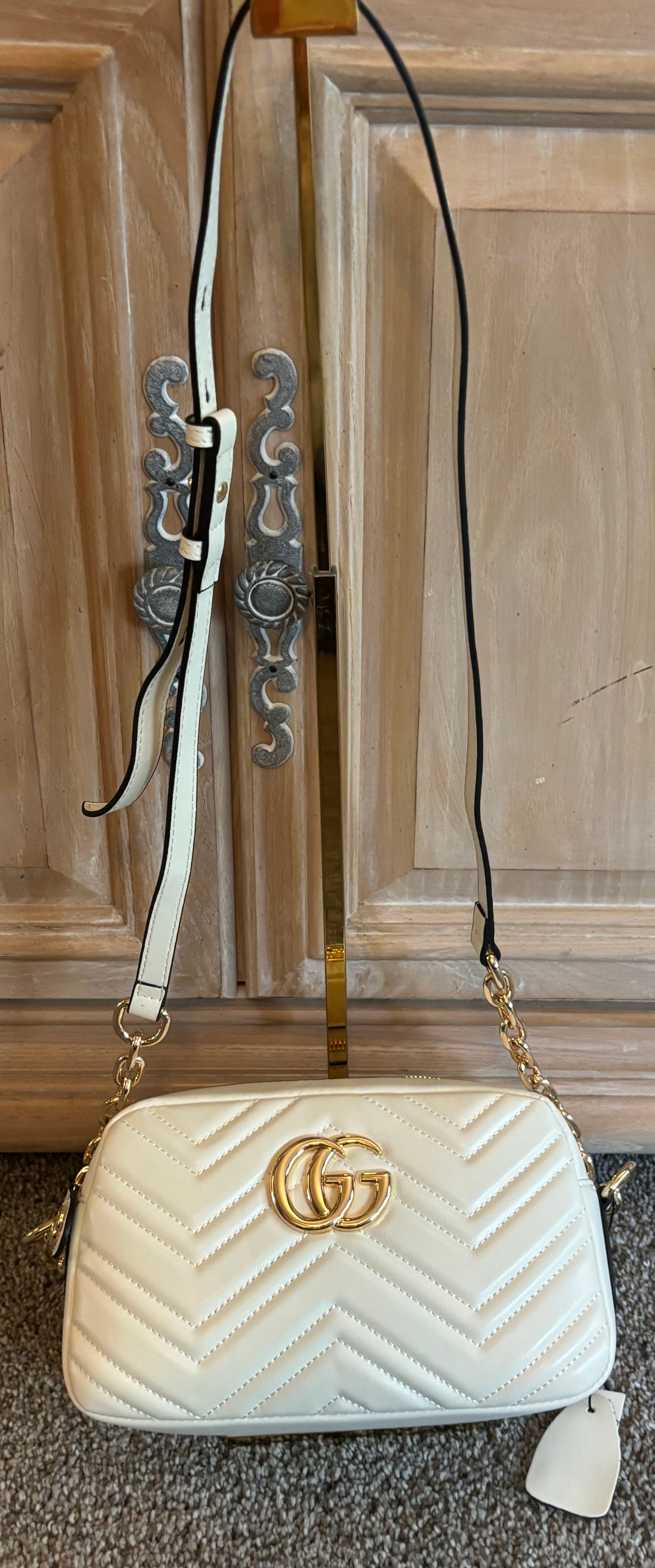 Gucci White Marmont Crossbody 2611
