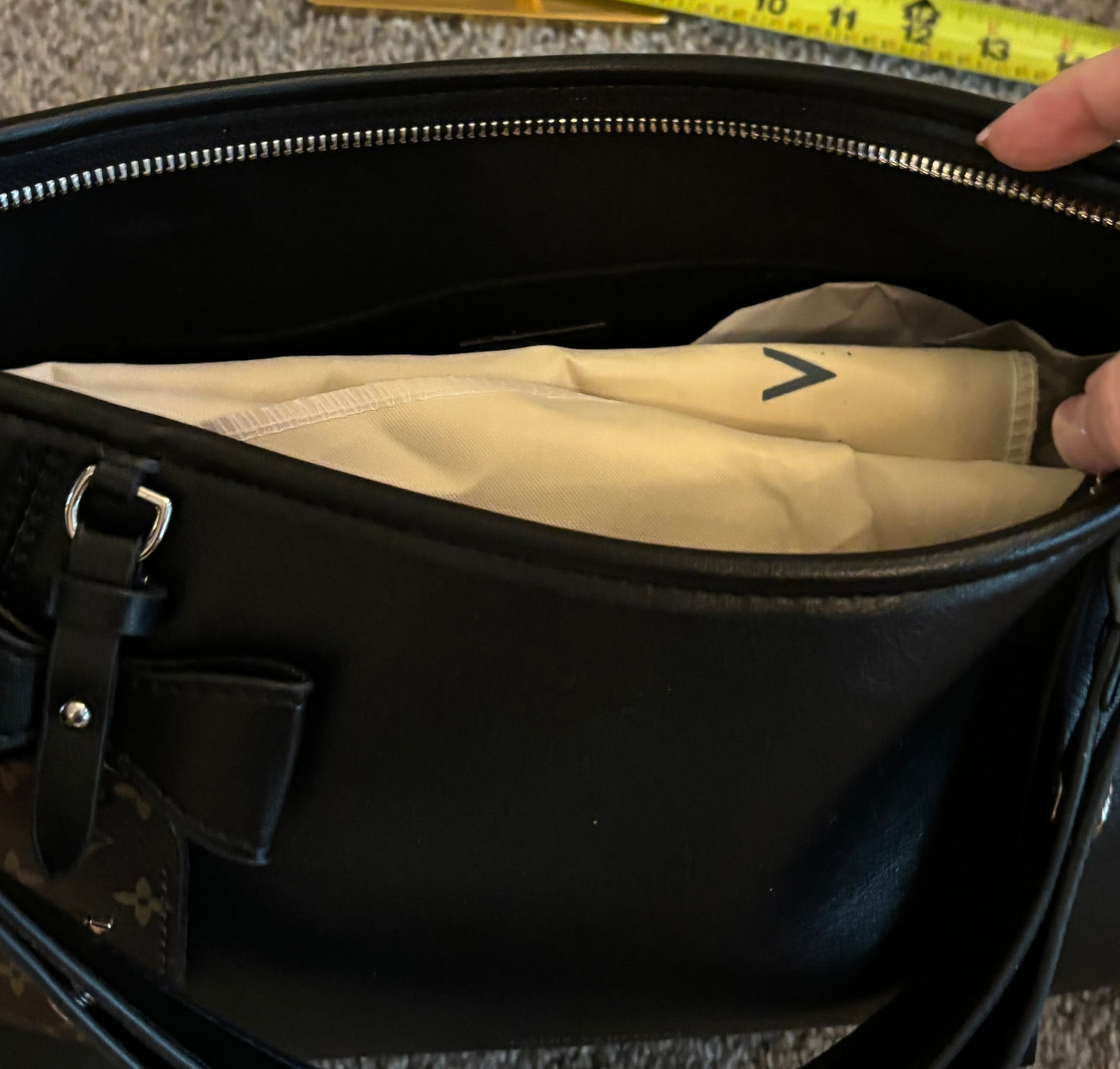 LV CarryAll East West Black Shoulder/Crossbody 2649
