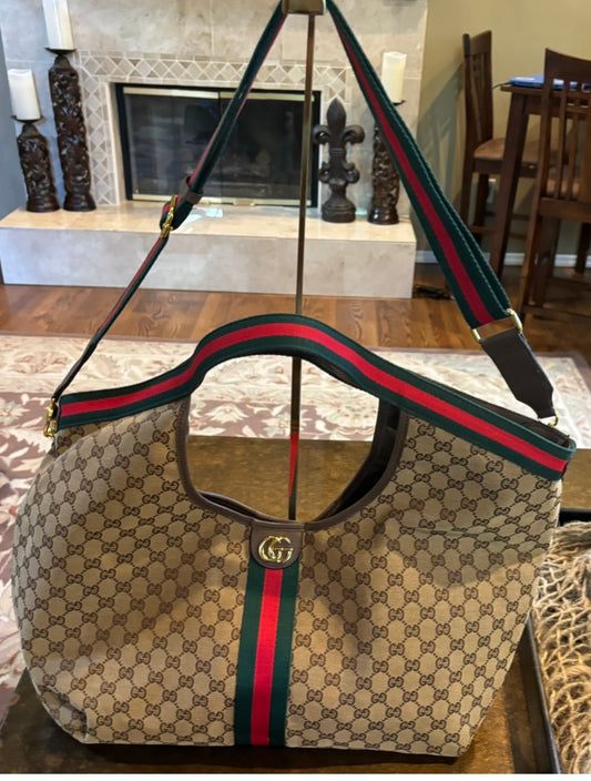 Gucci XLarge Shoulder Bag Travel Size