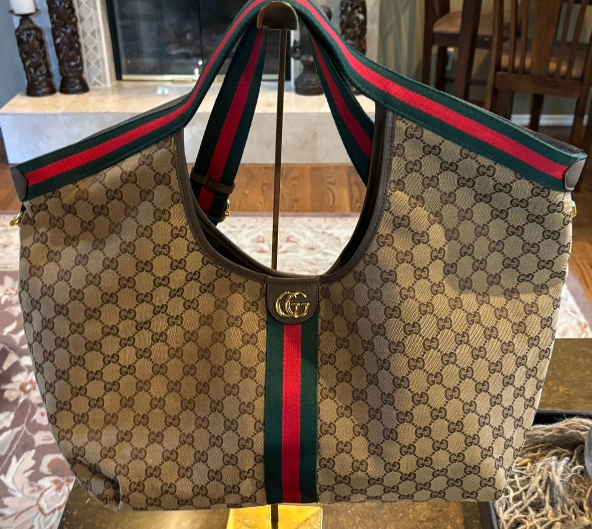 Gucci XLarge Shoulder Bag Travel Size