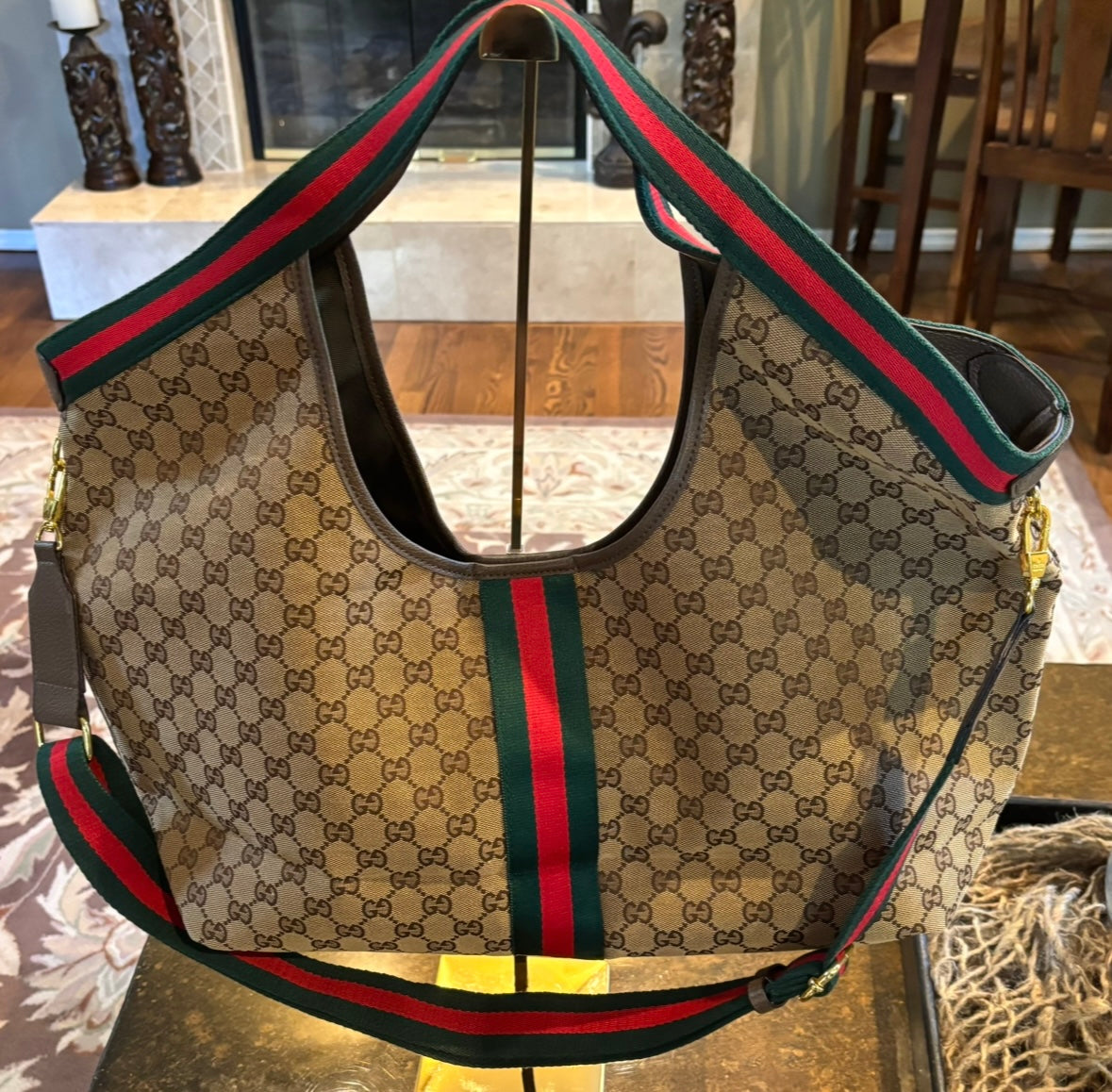 Gucci XLarge Shoulder Bag Travel Size