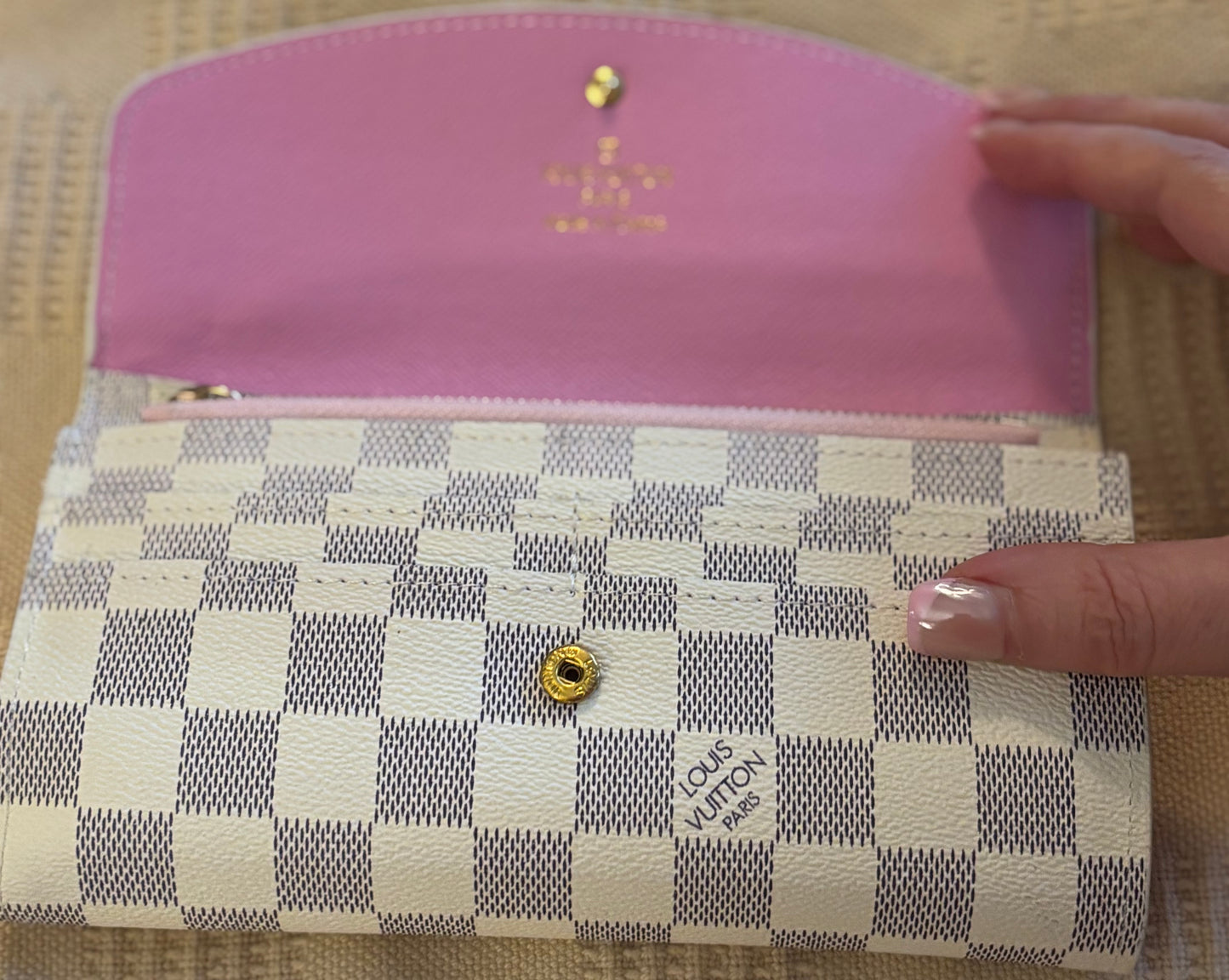 LV White Damier Large Snap Wallet 2662