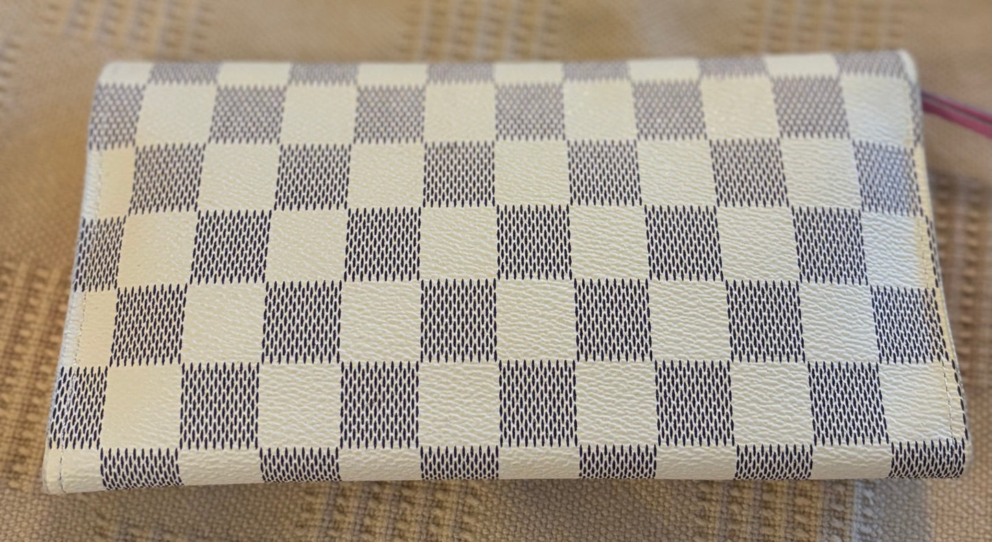 LV White Damier Large Snap Wallet 2662