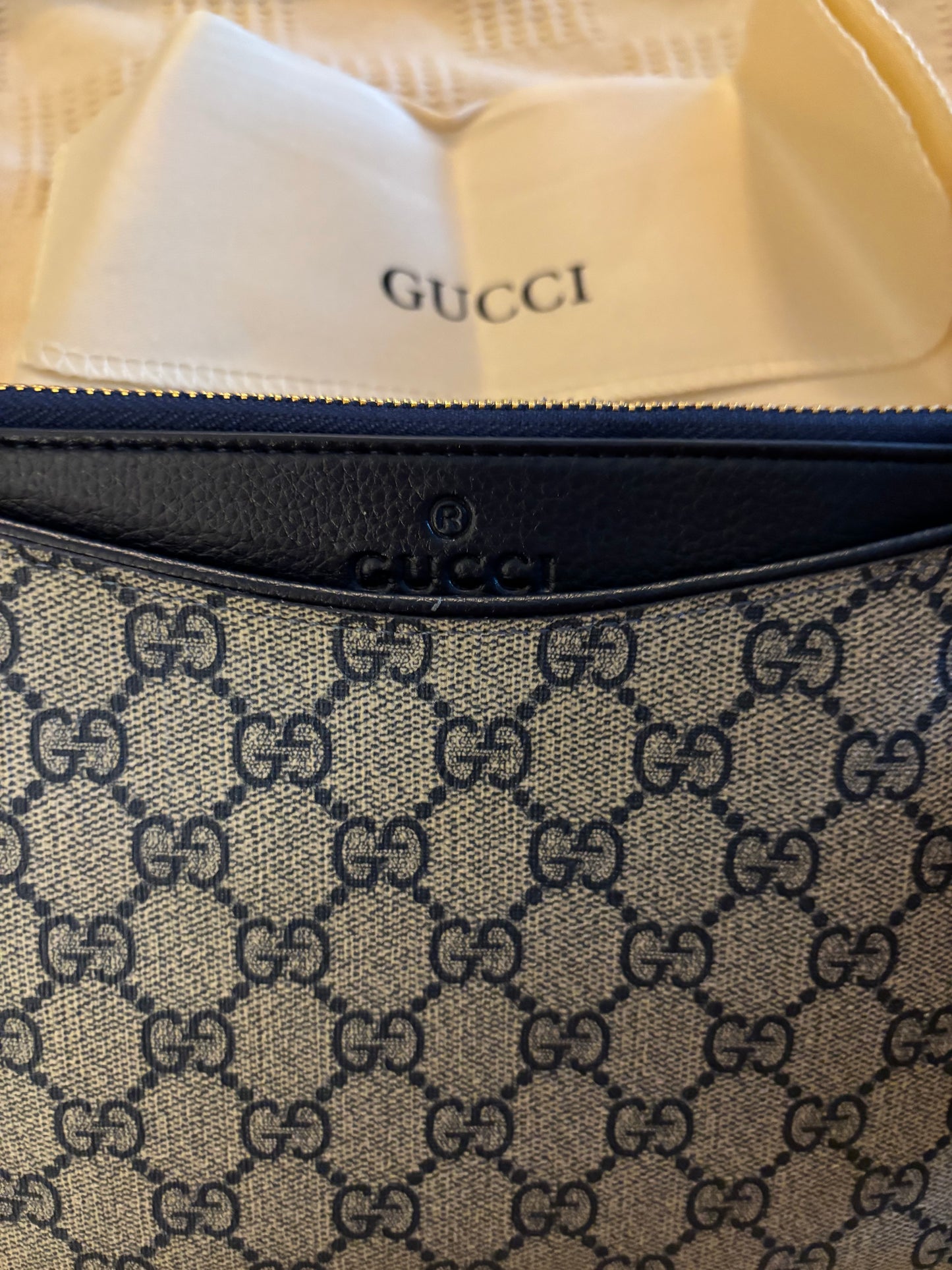 Gucci Navy Blue Zippered Clutch bag 2664