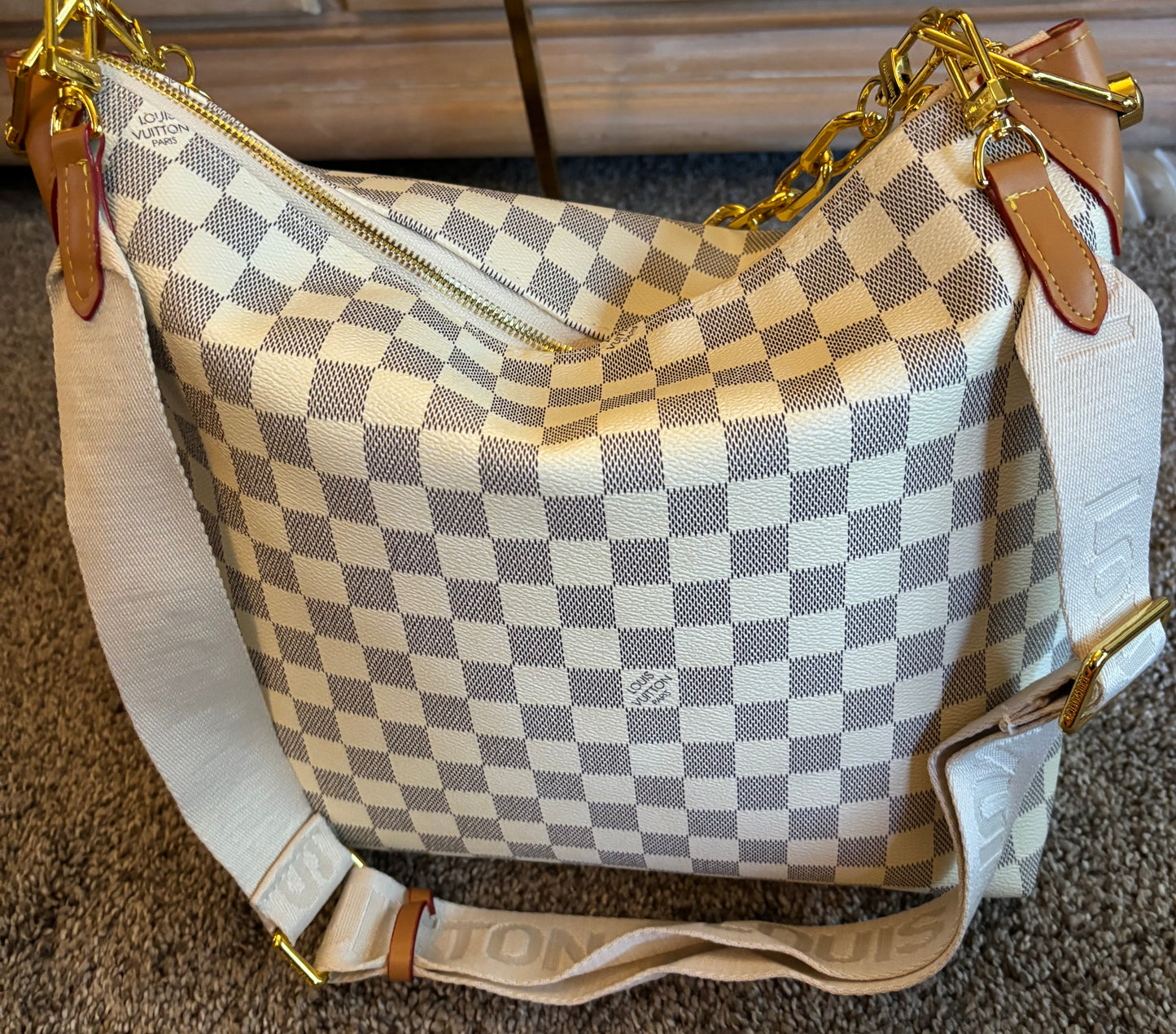 LV White Damier Shoulder/Crossbody 2671