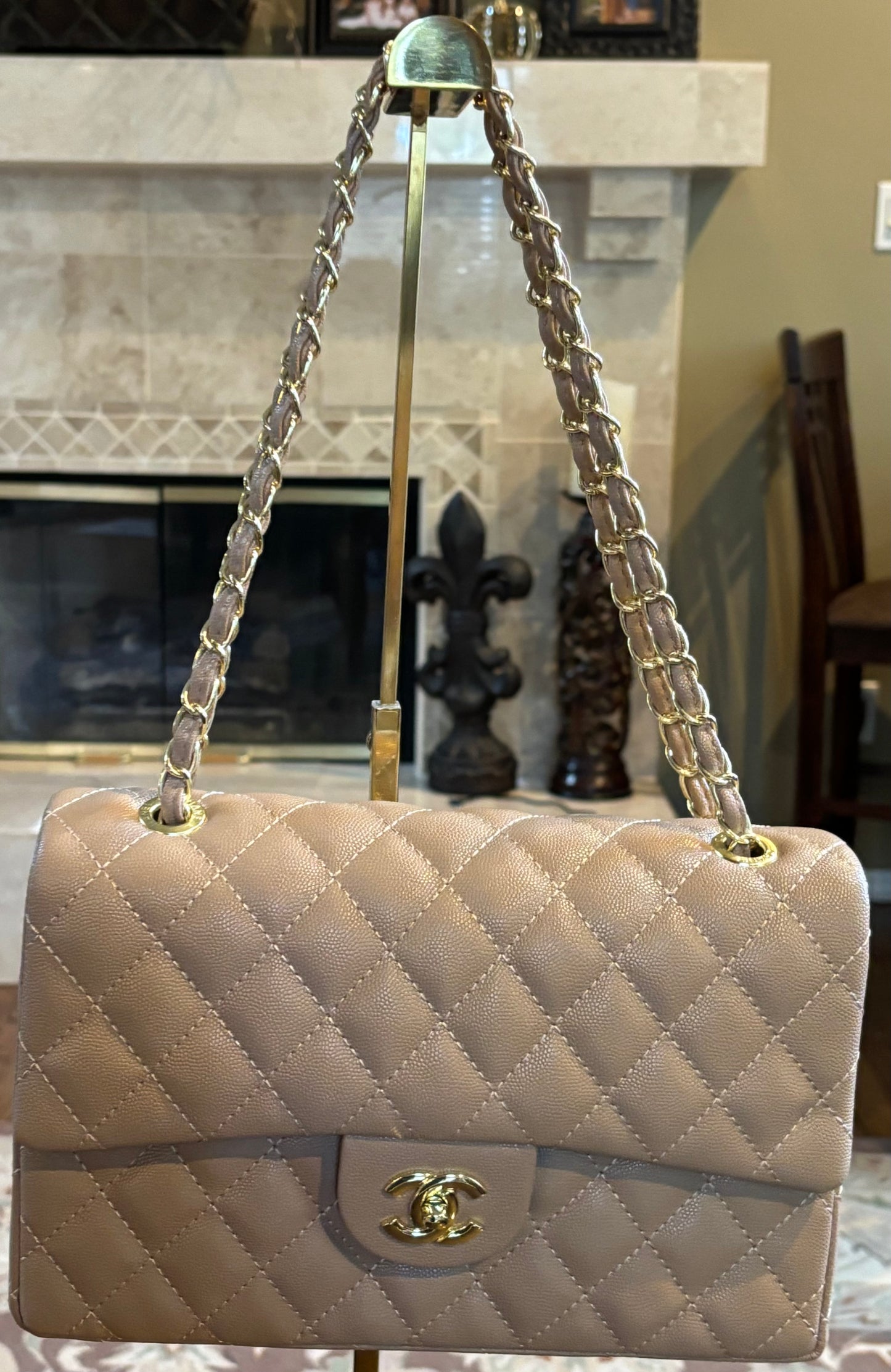 Chanel Tan Shoulder bag/Crossbody