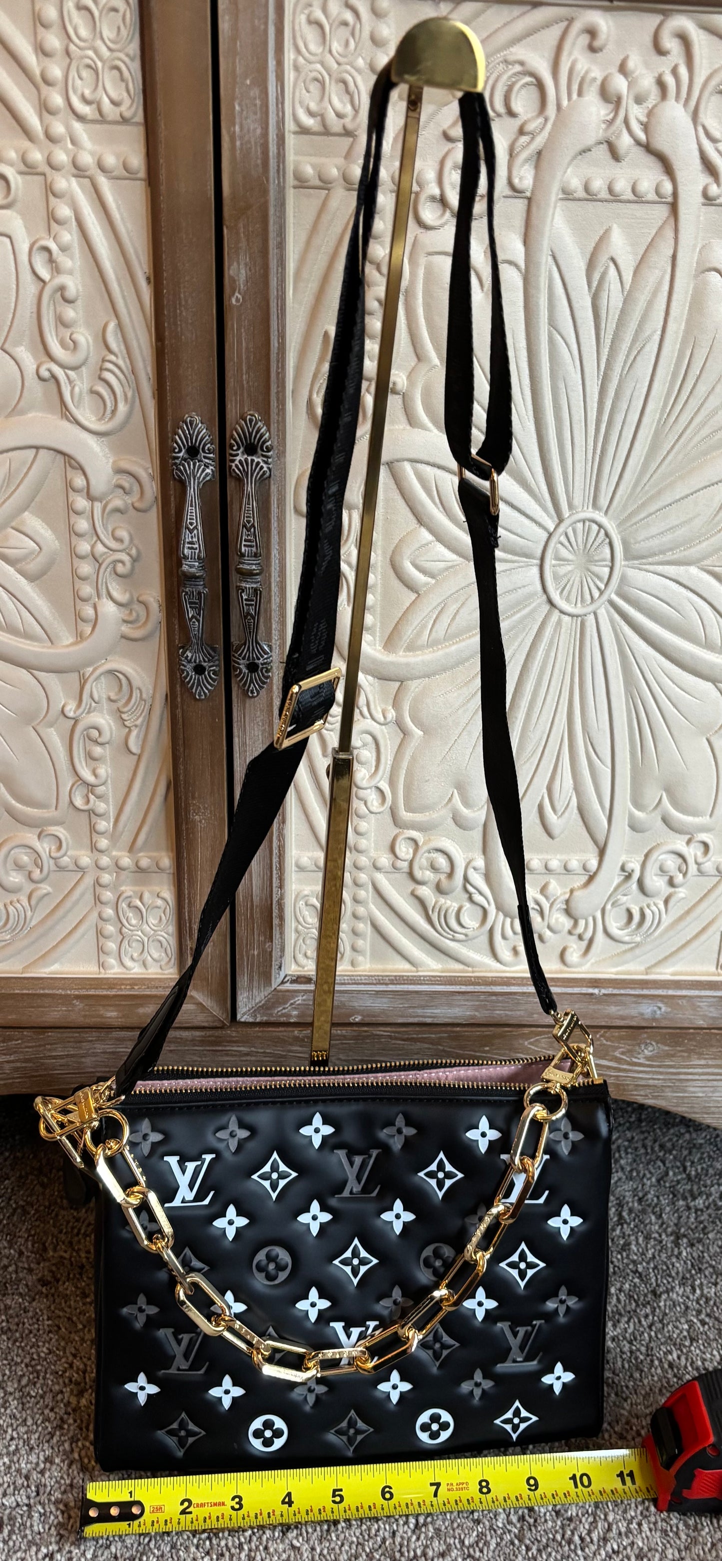 LV Black/White Coussin