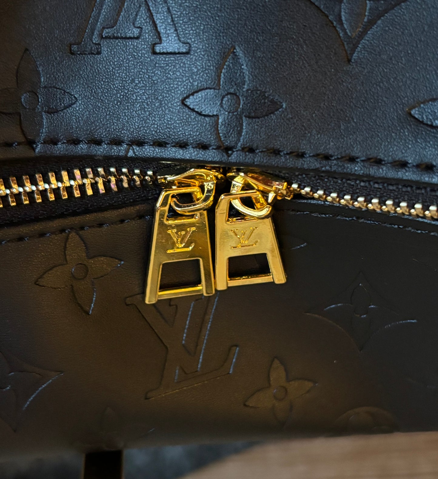 LV Black Coussin Hobo Shoulder bag/Crossbody 2309