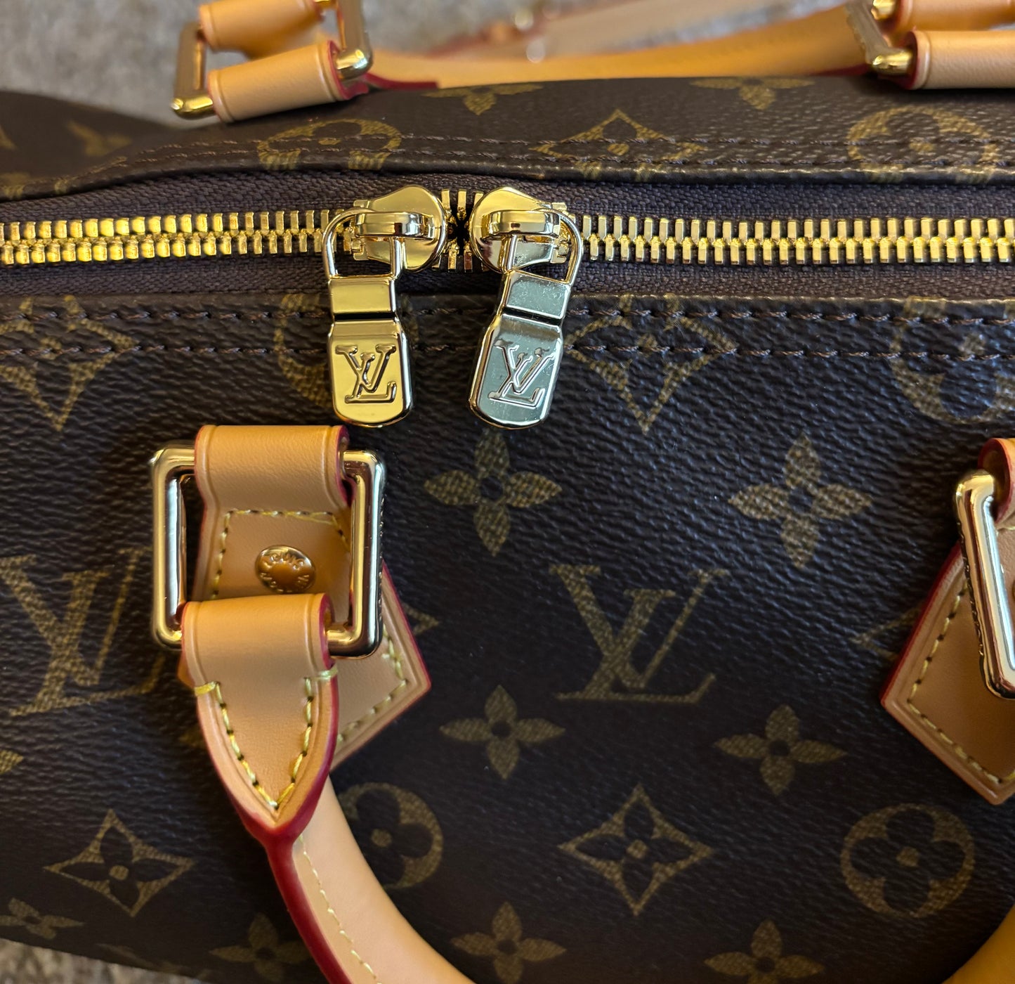 LV Speedy 25 Monogram Handle/Crossbody 2369