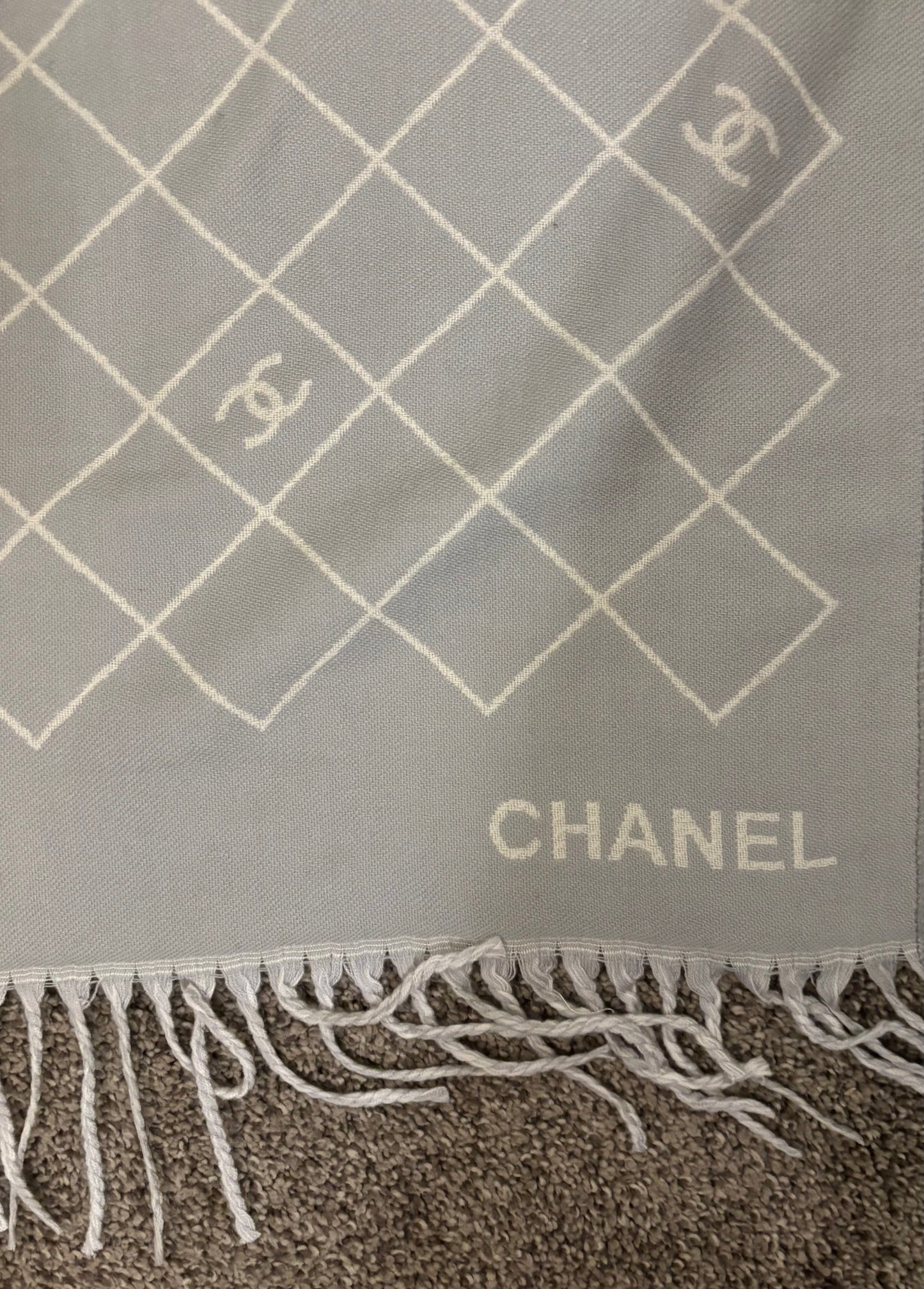 Chanel Light Grey/White Cashmere/Silk Scarf 2368