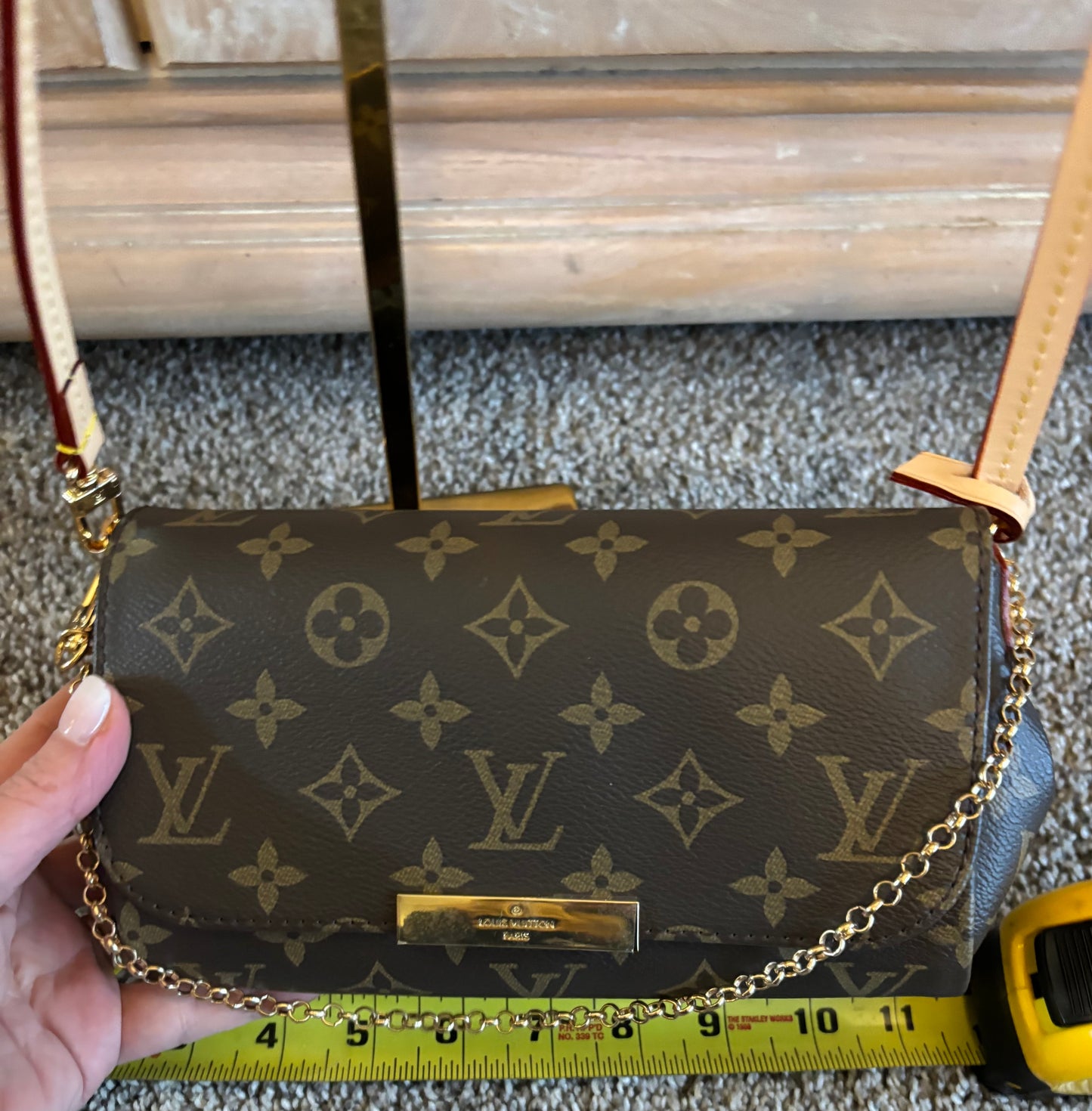 LV Mono Crossbody Gold Chain 2389