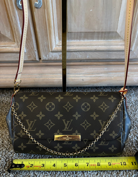LV Mono Crossbody Gold Chain 2390
